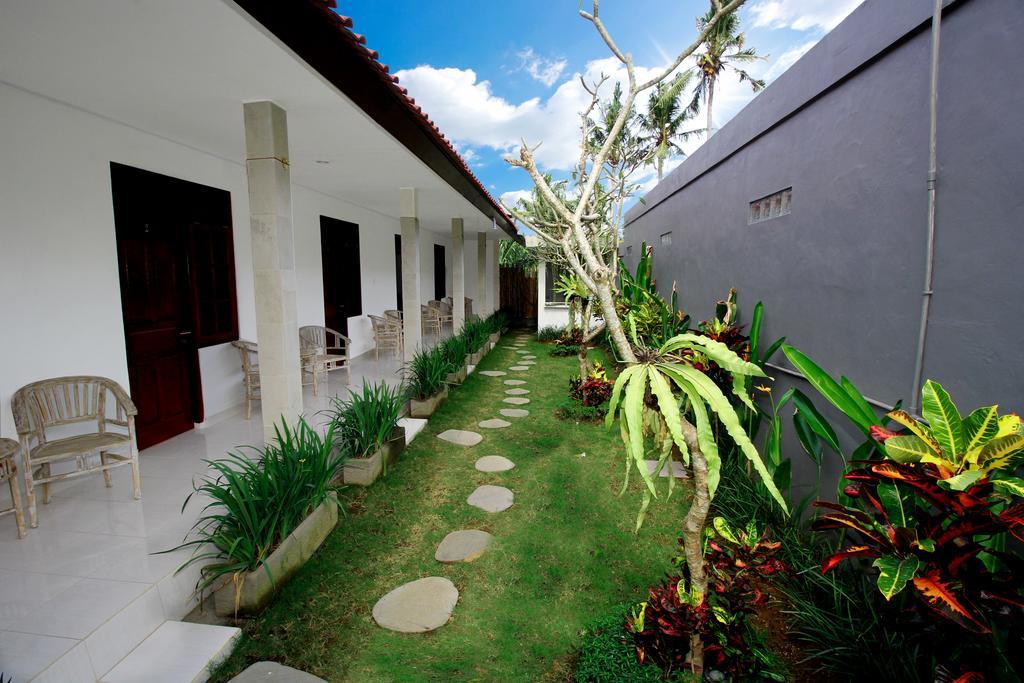 Andy Guesthouse Canggu Екстериор снимка