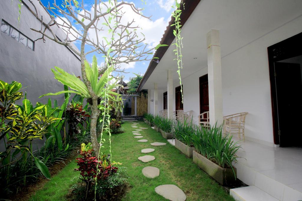 Andy Guesthouse Canggu Екстериор снимка